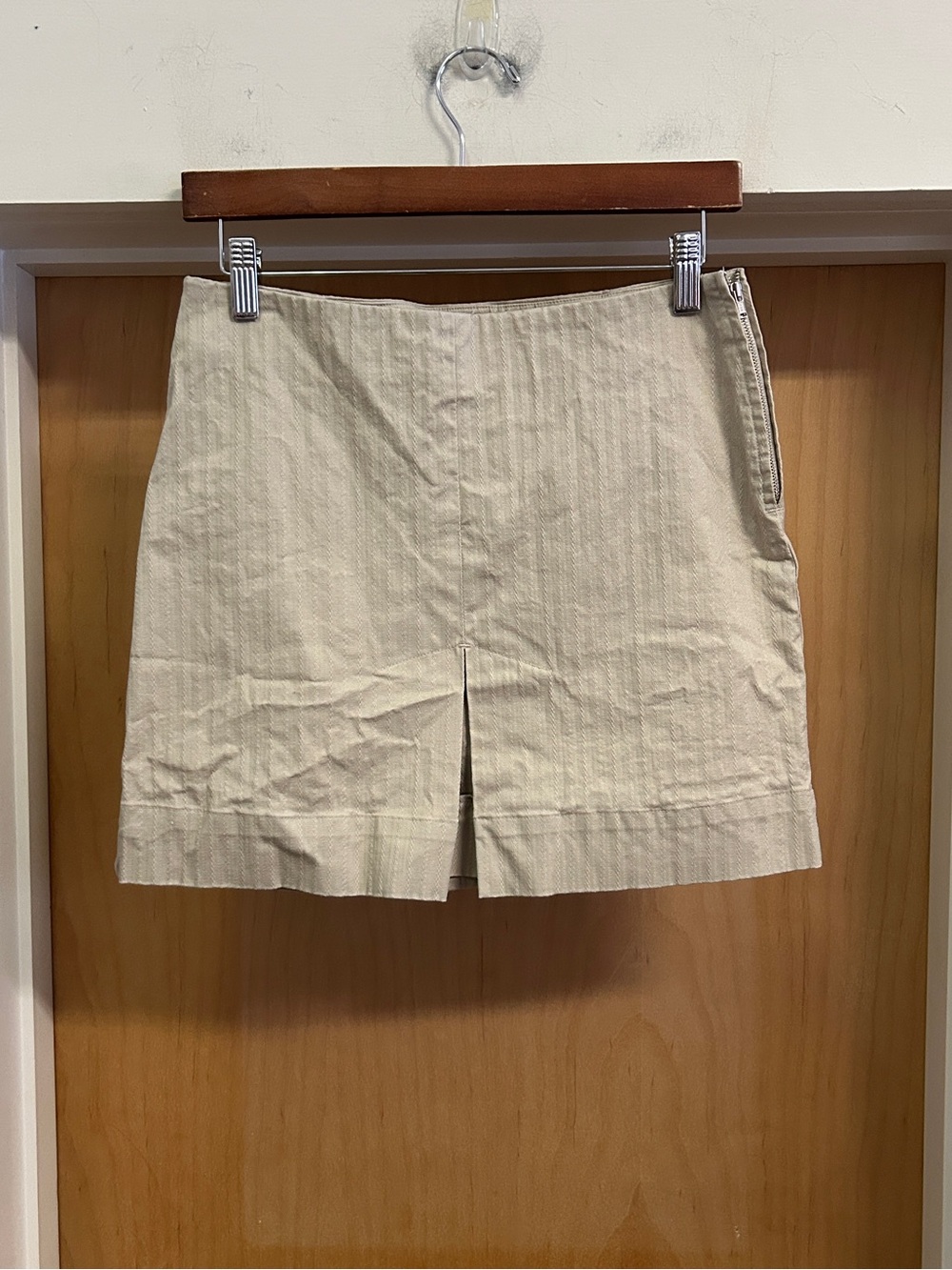 Y2K Jacob Cotton Blend Textured Beige Mini Skirt with Side Zipper - size 5/6